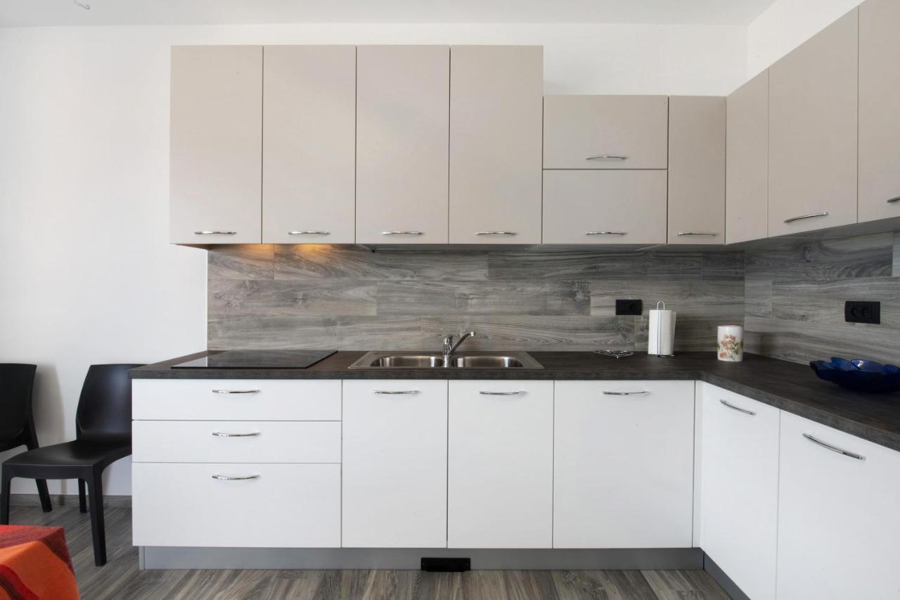 דירות ג'רה לאריו Casa Andrea מראה חיצוני תמונה